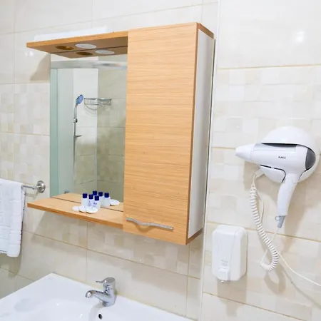 Heraldic アパートホテル